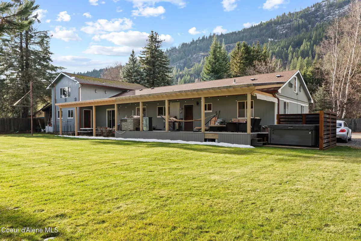 11673 N Boyer Rd, Sandpoint, ID 83864 - Image #1