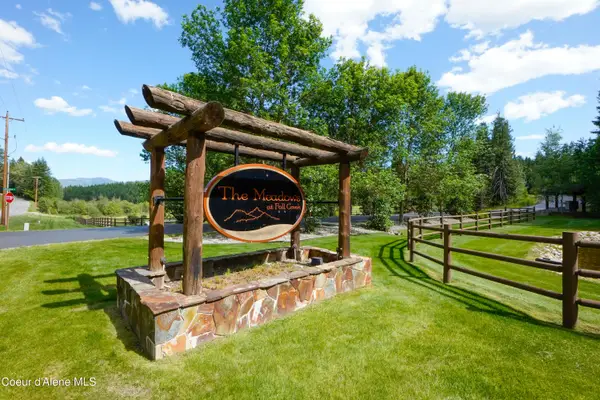 1599 Saddleback DR, Naples, ID 83847