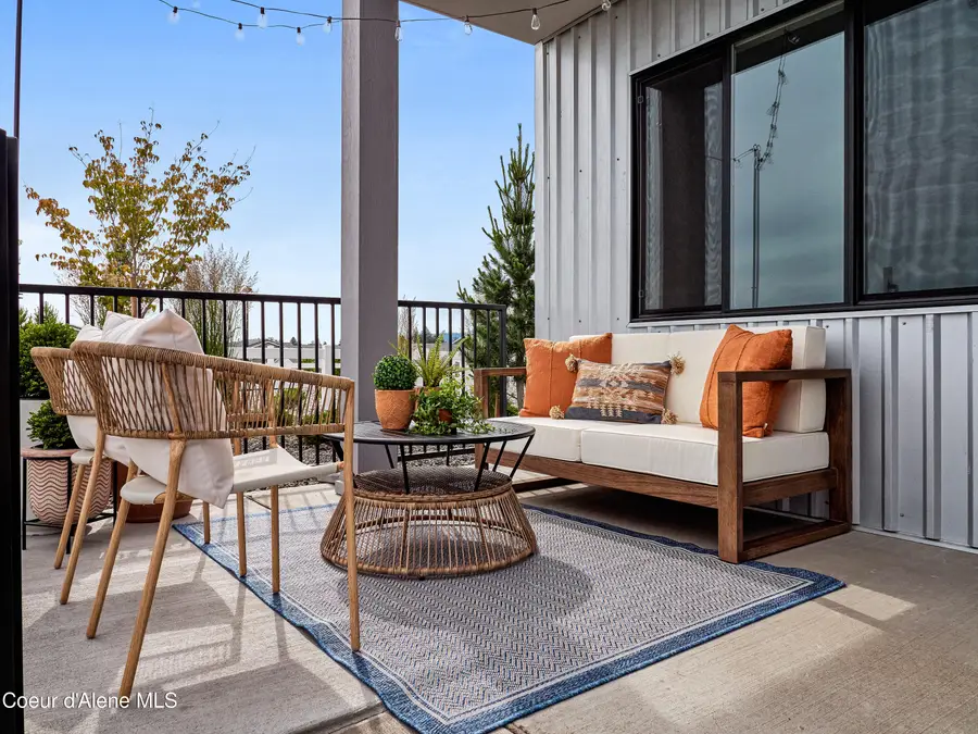 1090 E 4th AVE, Post Falls, ID 83854 - Image #2