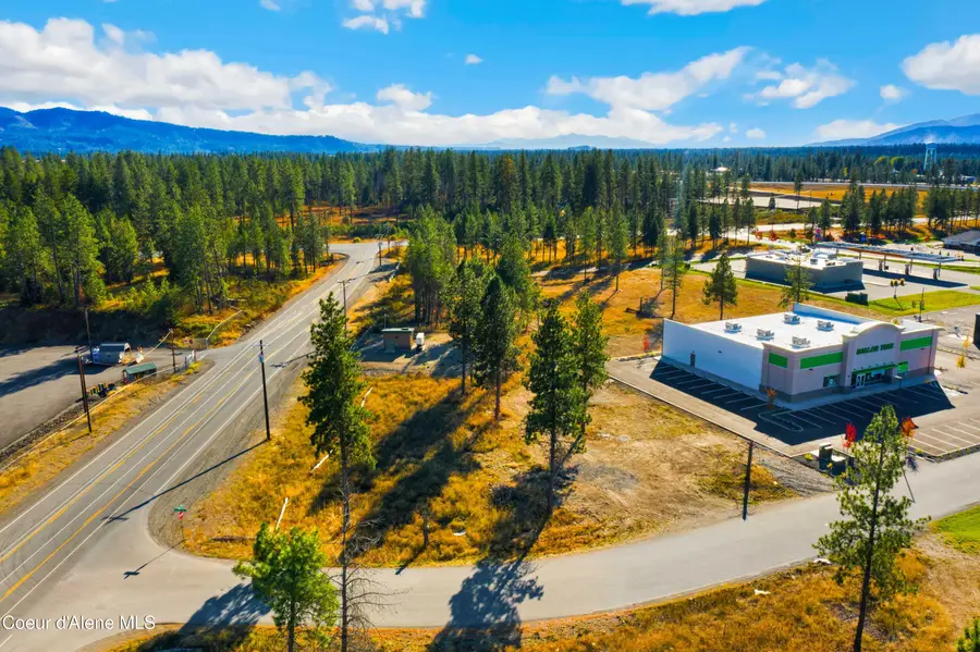 7121 E Athol Crossings, Athol, ID 83801 - Image #2