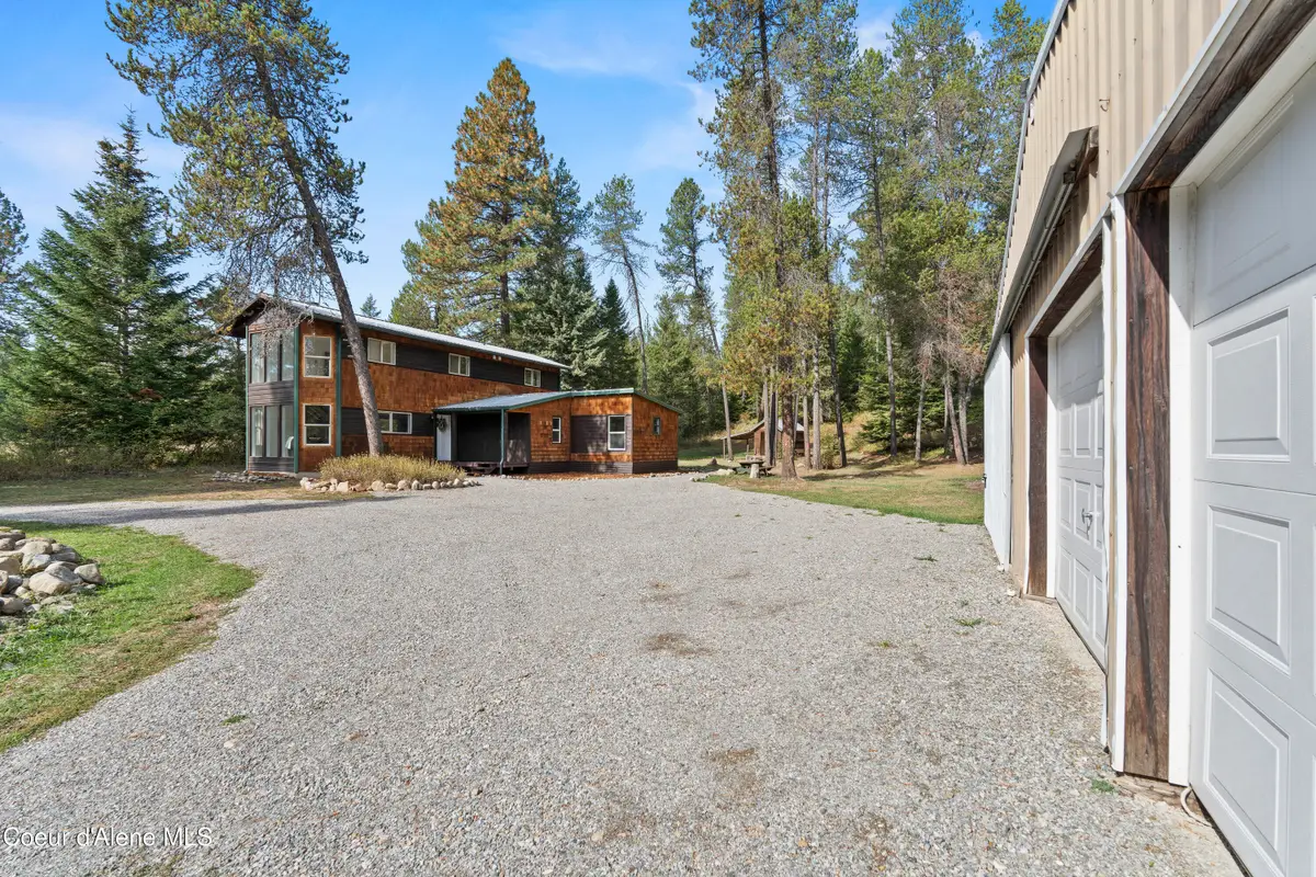 17561 E PERIMETER RD, Athol, ID 83801 - Image #1