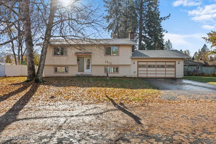 1212 E Fernwood Ct, Coeur Dalene, ID 83815 - #3