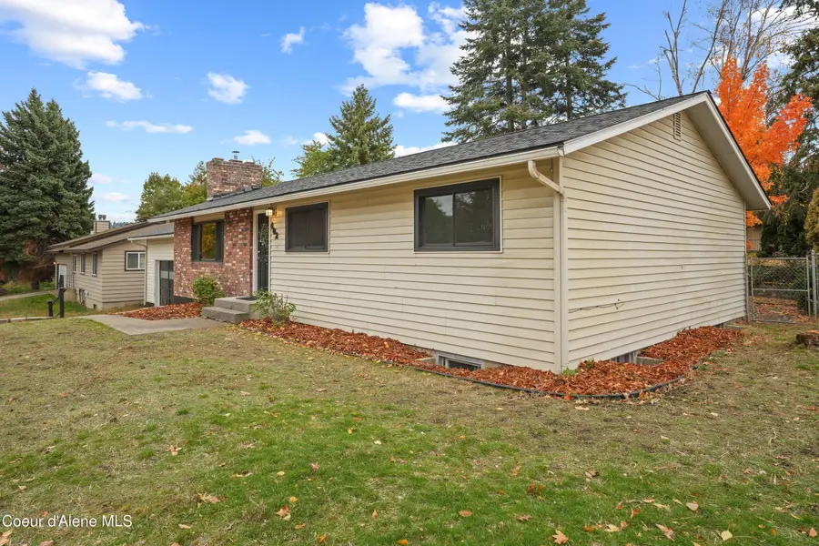 402 E SUNRISE DR, Coeur Dalene, ID 83815 - Image #3