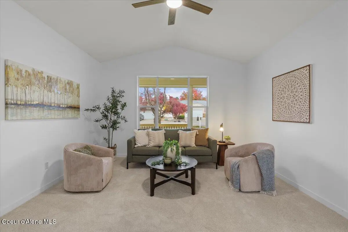 1384 W BERING AVE, Coeur Dalene, ID 83815 - Image #1