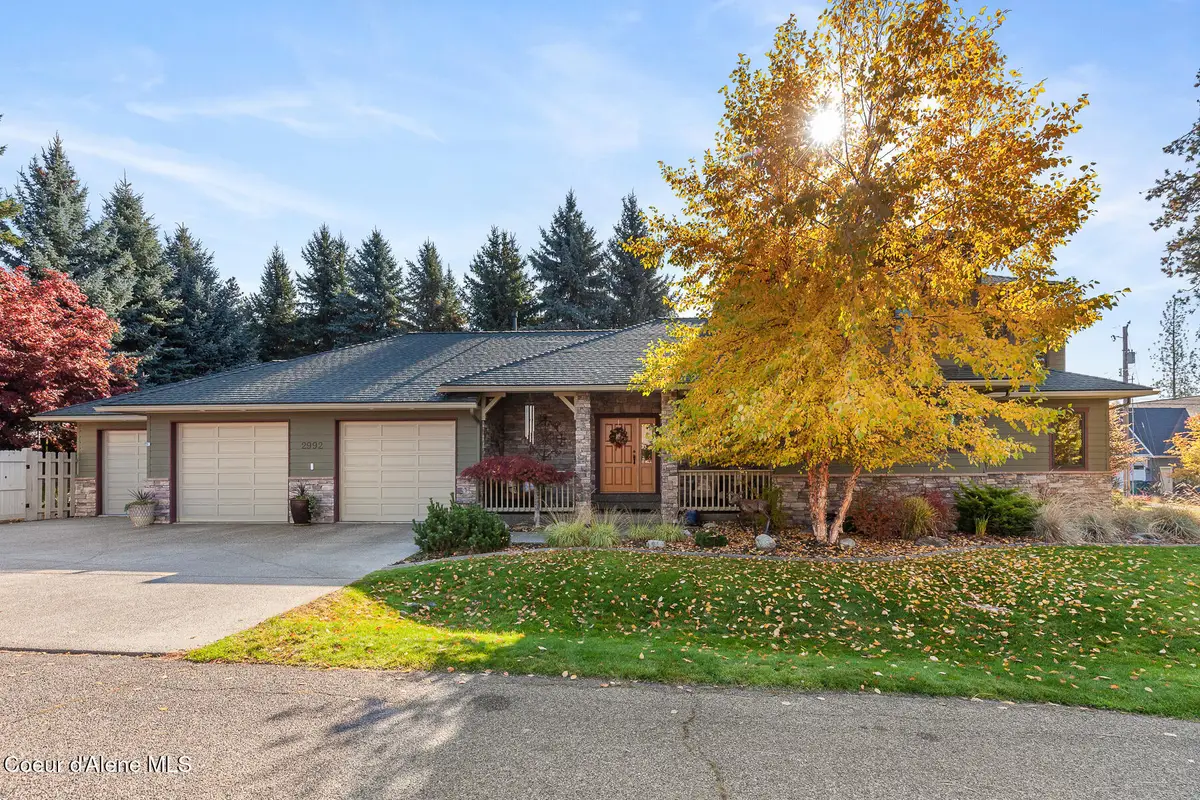 2992 E LAKE FOREST DR, Hayden Lake, ID 83835 - Image #1