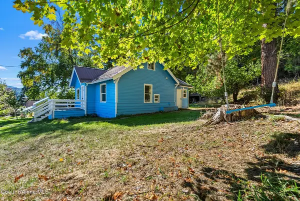 7492 Mohawk St, Bonners Ferry, ID 83805