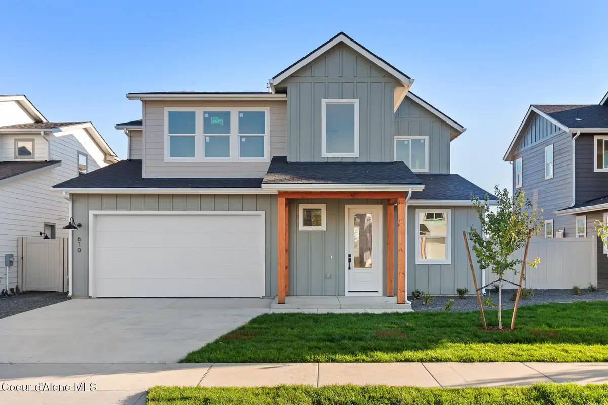 610 MOSCOW ST, Sandpoint, ID 83864 - Image #1