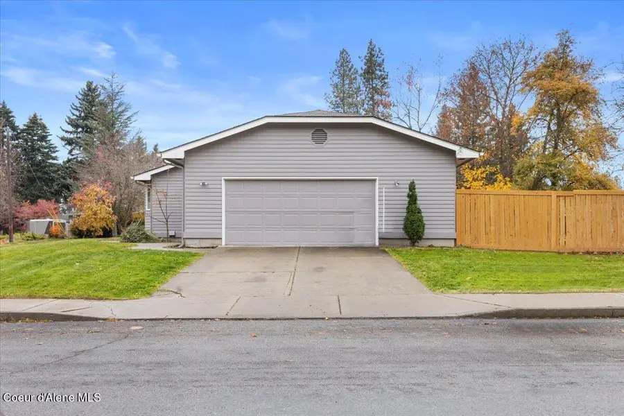 3088 W FAIRWAY DR, Coeur Dalene, ID 83815 - Image #3