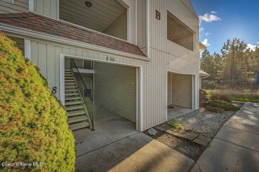 308 N GREENSFERRY RD #109, Post Falls, ID 83854 - Image #2