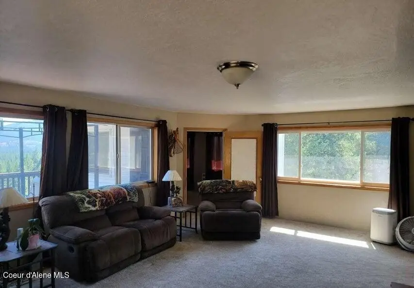 27525 N TIMBER RIDGE RD, Rathdrum, ID 83858 - Image #2