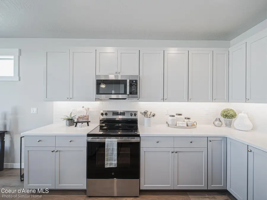 1472 McKelvy Ln, Post Falls, ID 83854 - Image #2