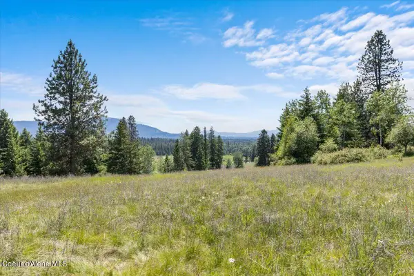 5245 E DODD RD, Hayden, ID 83835