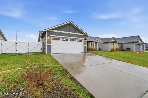 8562 W Seed Ave, Rathdrum, ID 83858