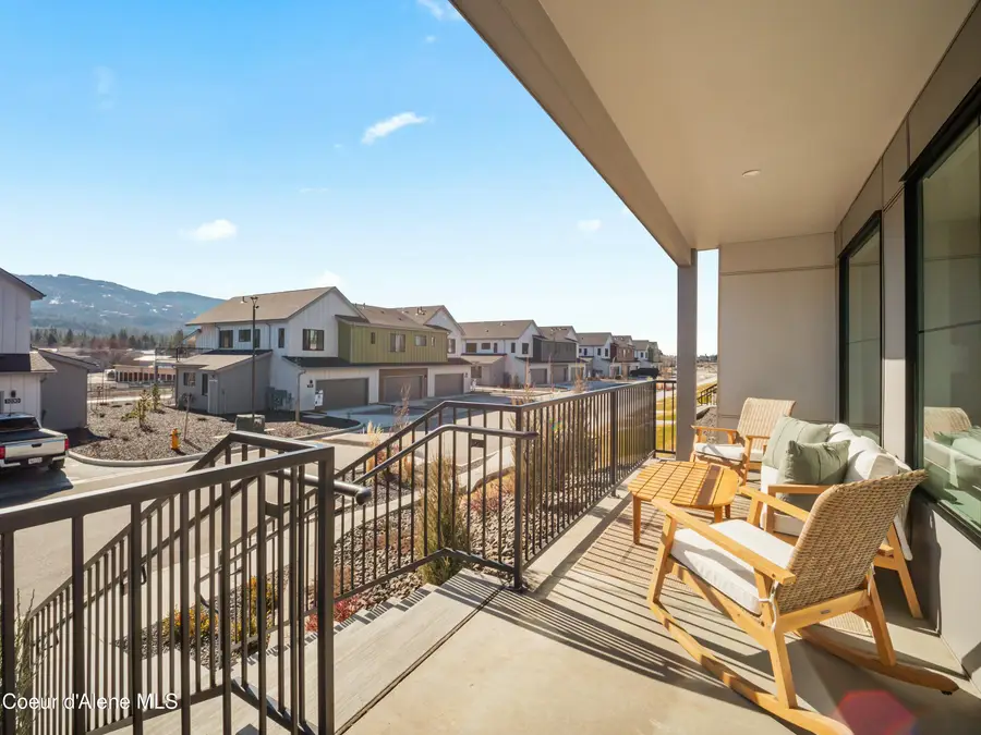 1031 E RAILROAD AVE, Post Falls, ID 83854 - Image #3