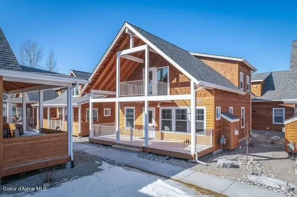 34 Hitchcock Dr, Dover, ID 83825