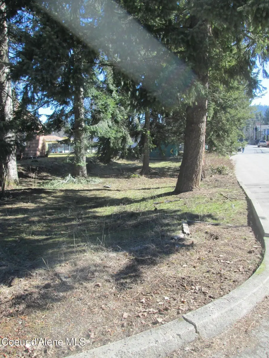 416 S 17TH ST, Coeur Dalene, ID 83814 - Image #2