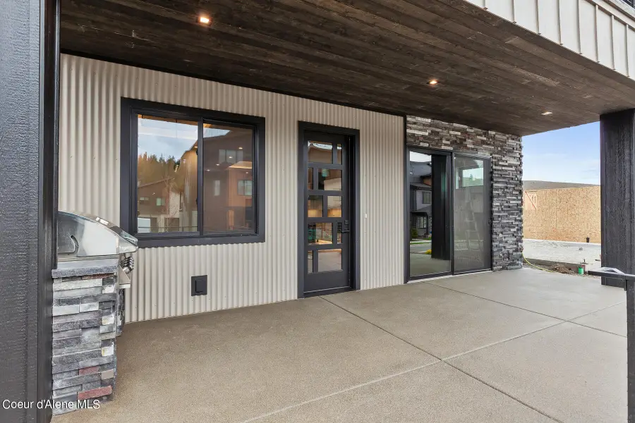 2881 W Lumber Ln, Coeur Dalene, ID 83814 - Image #2