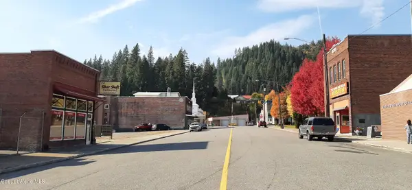 218-224 Earle St, Mullan, ID 83846