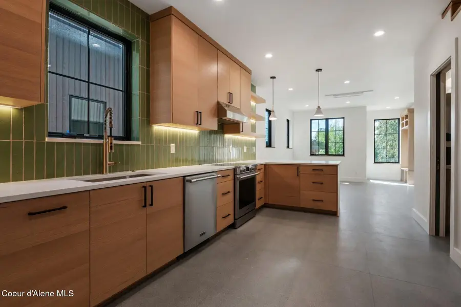 215 W Lake St, Sandpoint, ID 83864 - Image #3