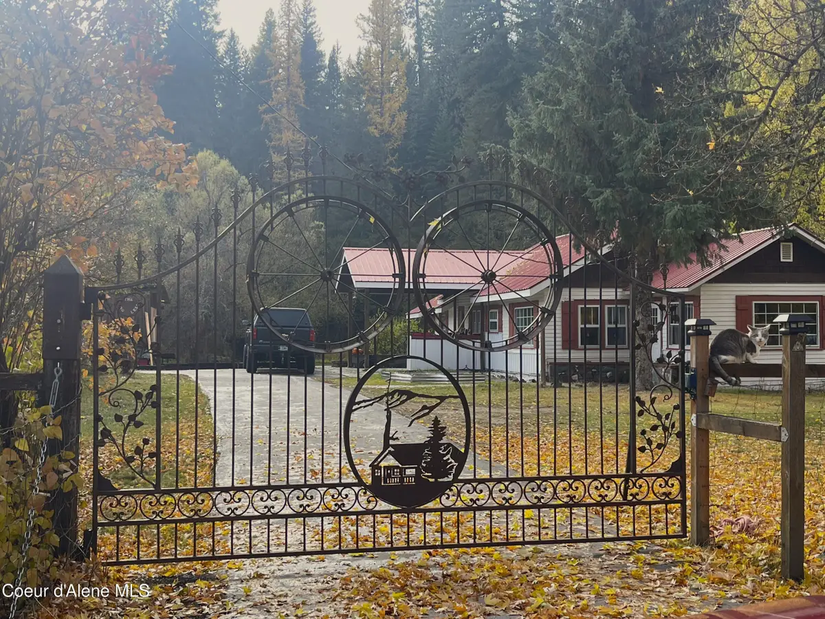 84 Highland Flats Rd., Naples, ID 83847 - Image #1