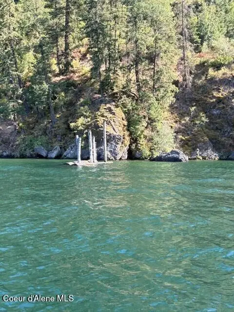 32897 E COEUR D ALENE LAKE SHR, Harrison, ID 83833