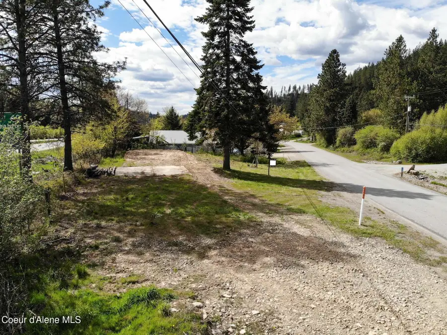 41476 Riverview Dr, Pinehurst, ID 83850 - Image #2