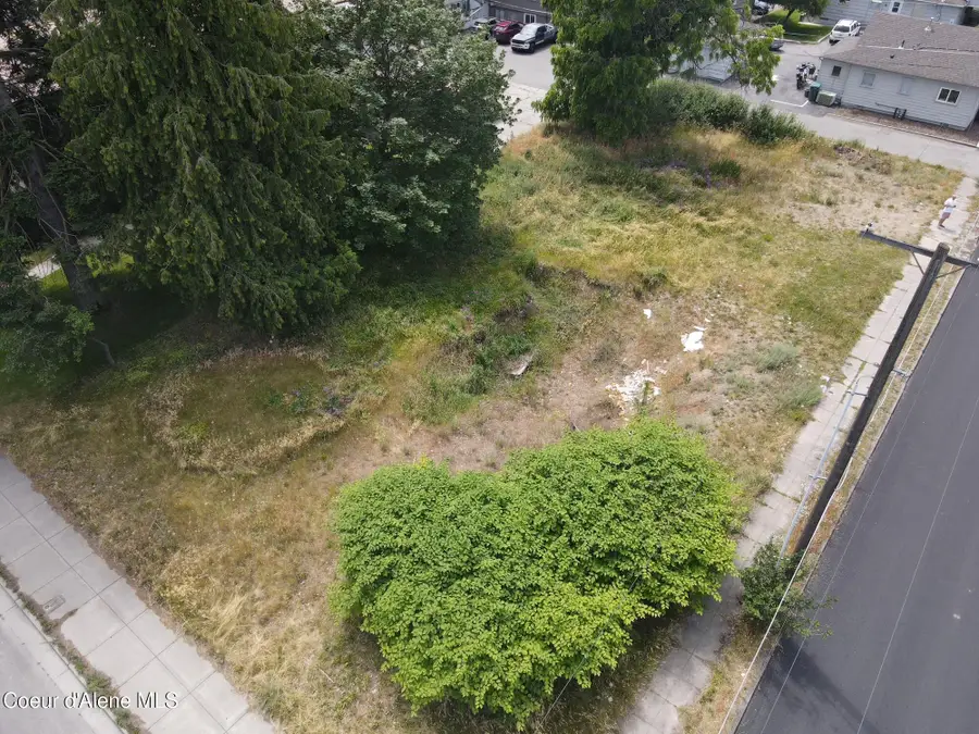 1045 N 4TH ST, Coeur Dalene, ID 83814 - Image #3