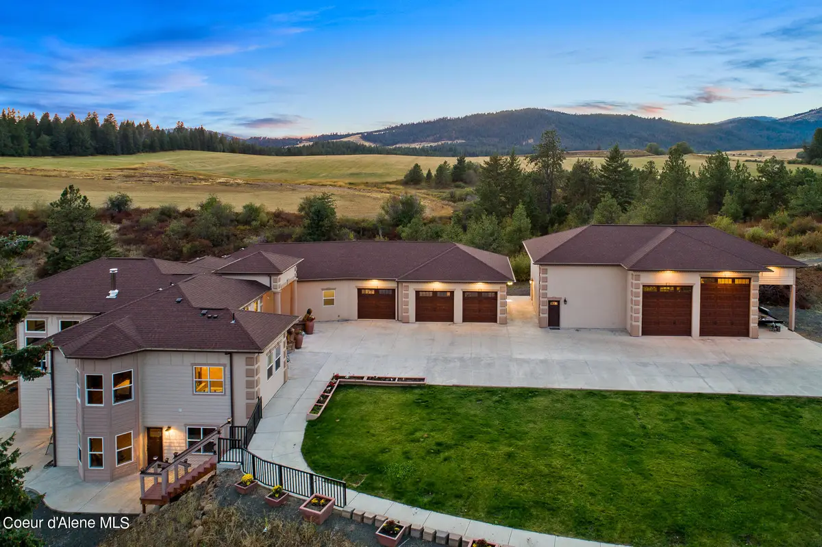 12474 W ROCKFORD BAY RD, Coeur Dalene, ID 83814 - Image #1