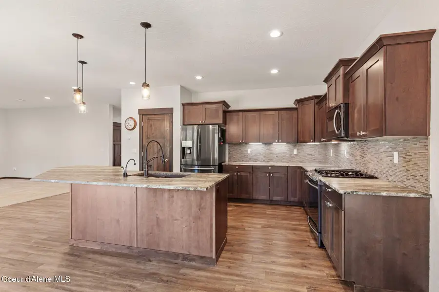 2153 E Thomas Hill Dr, Coeur Dalene, ID 83815 - Image #3