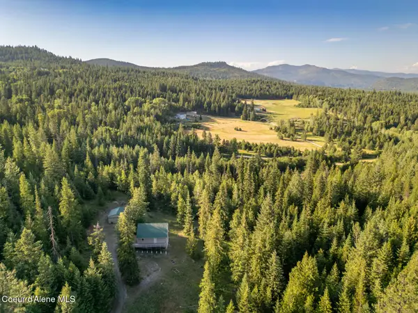 699 Granite Ridge Rd, Priest River, ID 83856