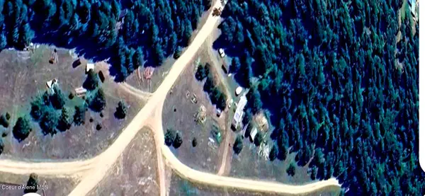 1367 Mud Gulch Rd, Priest River, ID 83856