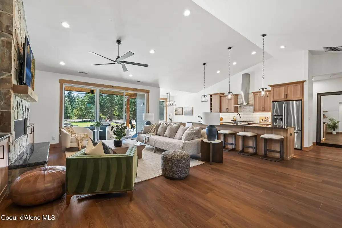 201 Osprey Ln, Sandpoint, ID 83864 - Image #1