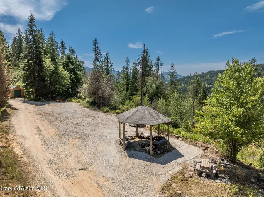 950 Bear Ridge Ln, Kingston, ID 83839 - Image #2