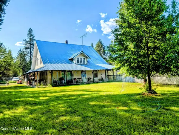 6702 Kelso Lake Rd, Athol, ID 83801