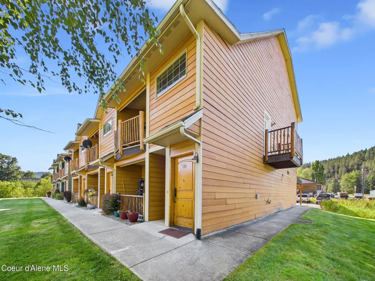 99 Lookout Peak Dr, Pinehurst, ID 83850 - Image #1