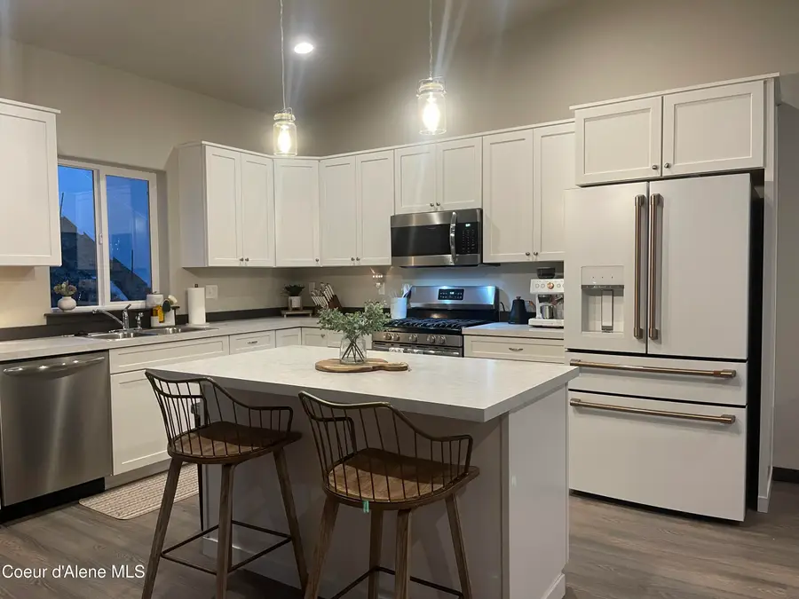 12750 N CAVANAUGH DR, Rathdrum, ID 83858 - Image #2