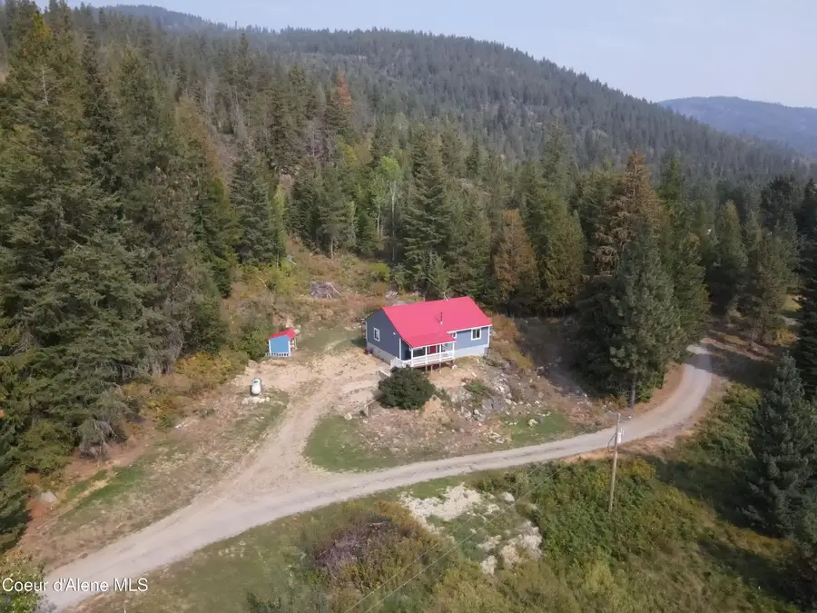 194 Quartz Ln, Naples, ID 83847 - Image #2