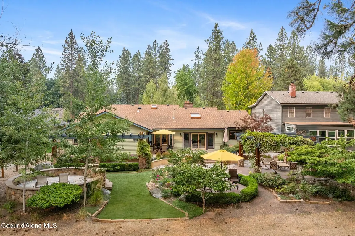 3867 W Fairway Dr, Coeur Dalene, ID 83815 - Image #1