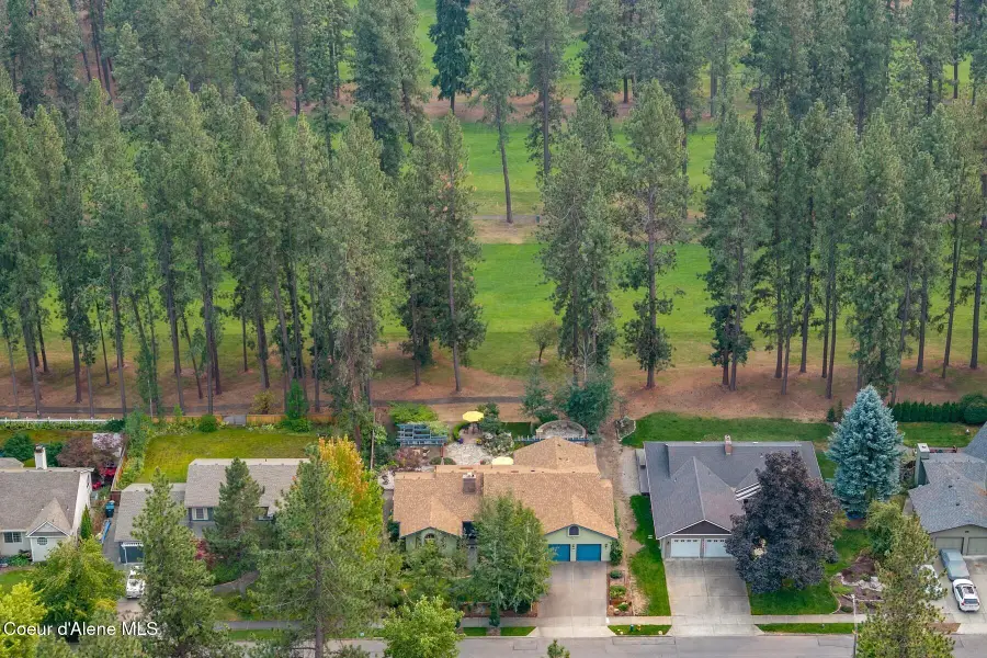 3867 W Fairway Dr, Coeur Dalene, ID 83815 - Image #2