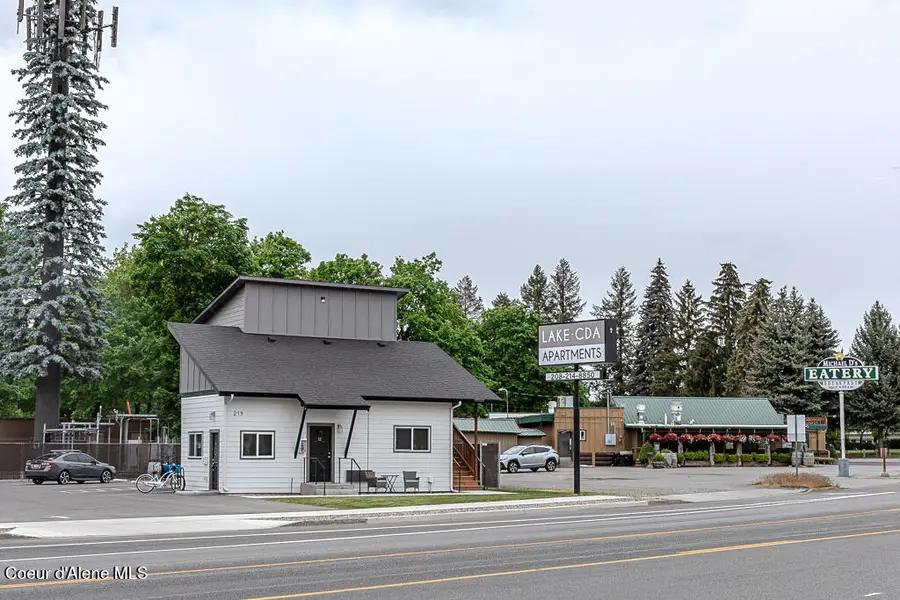 219 E Coeur d'Alene Lake Dr, Coeur Dalene, ID 83814 - Image #2