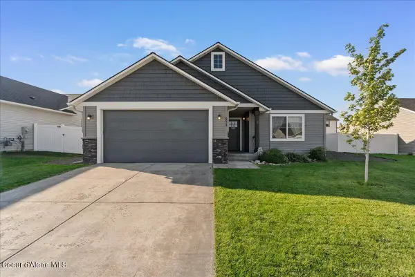 6024 W IRISH CIR, Rathdrum, ID 83858