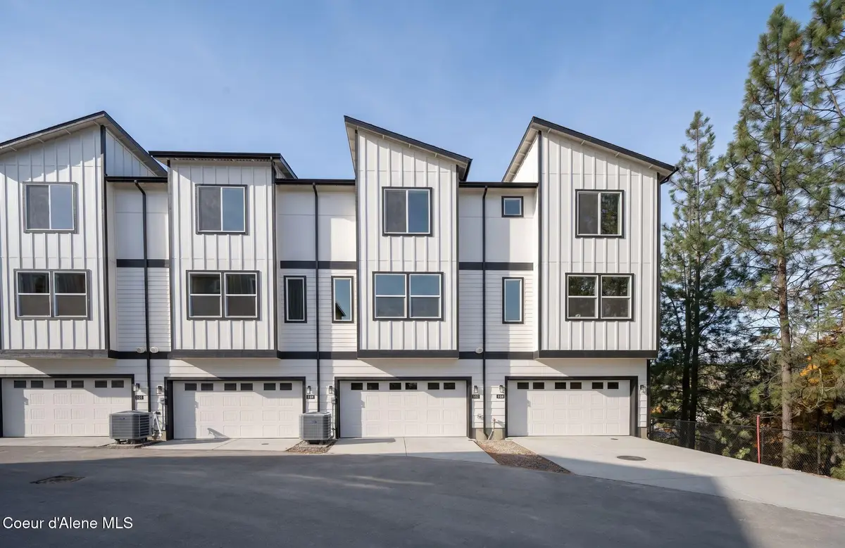 1107 W Pinewood Loop, Coeur Dalene, ID 83814 - #1