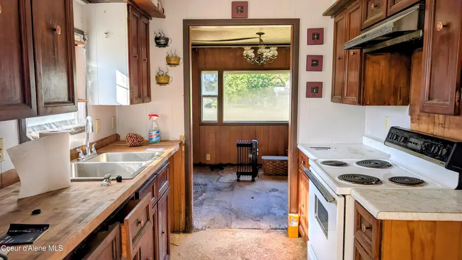6905 S Main ST, Bonners Ferry, ID 83805 - #3