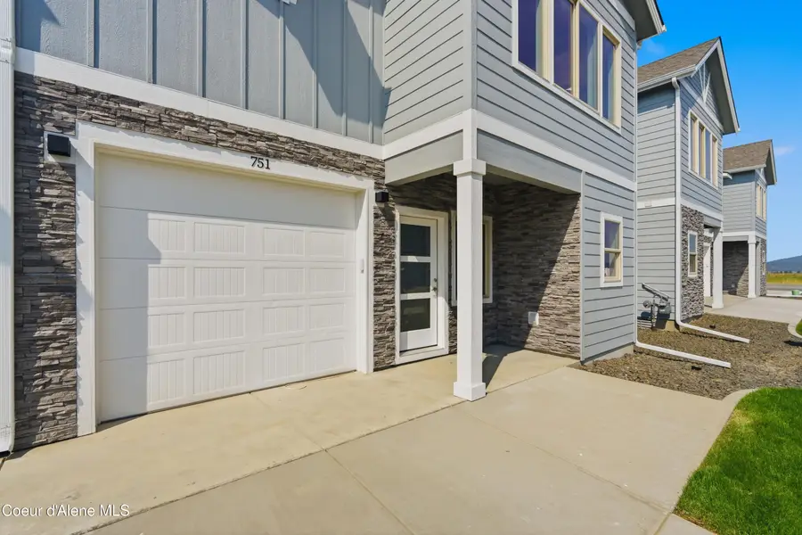 681 N Galbraith Lp, Post Falls, ID 83854 - #2