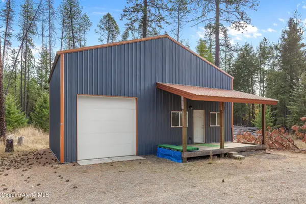 252 Hummingbird LN, Blanchard, ID 83804