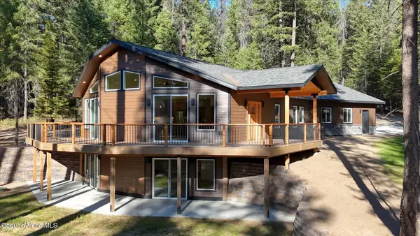 196 Pleasants View Rd, Blanchard, ID 83804