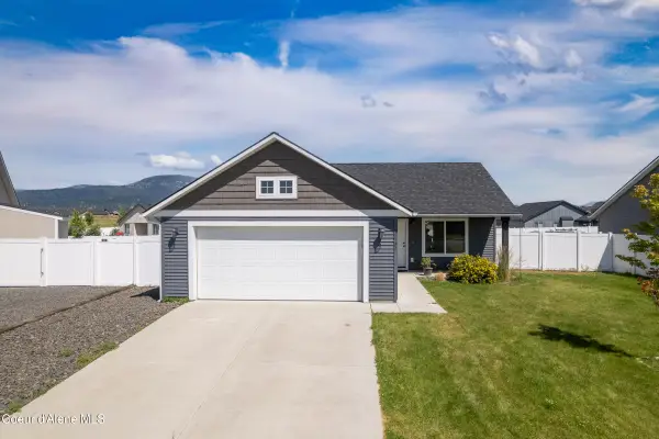 12183 N Gipper LOOP, Rathdrum, ID 83858