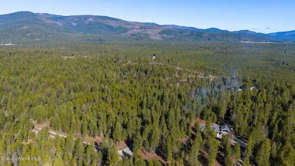 Warbler WAY, Spirit Lake, ID 83869