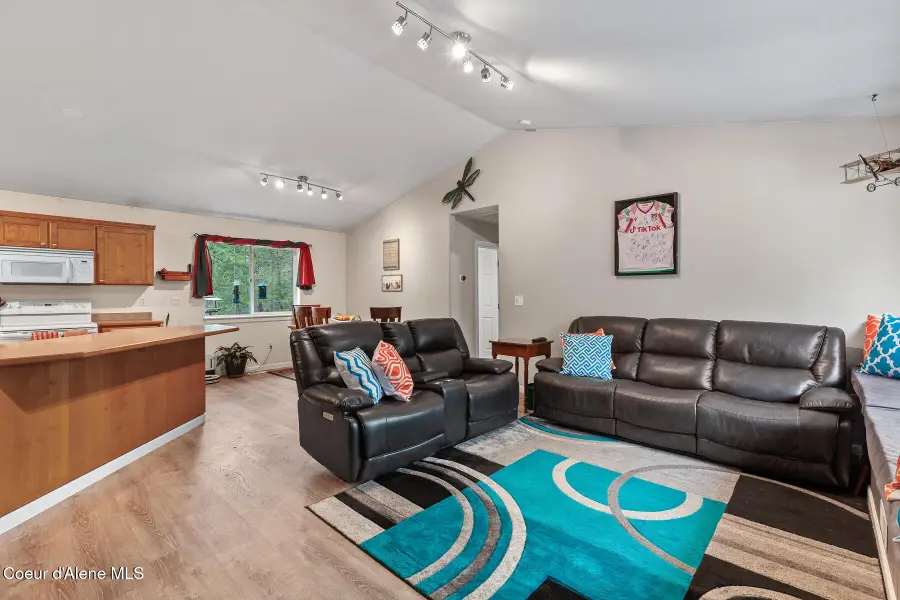 32053 N Red Dell LOOP, Athol, ID 83801 - Image #3