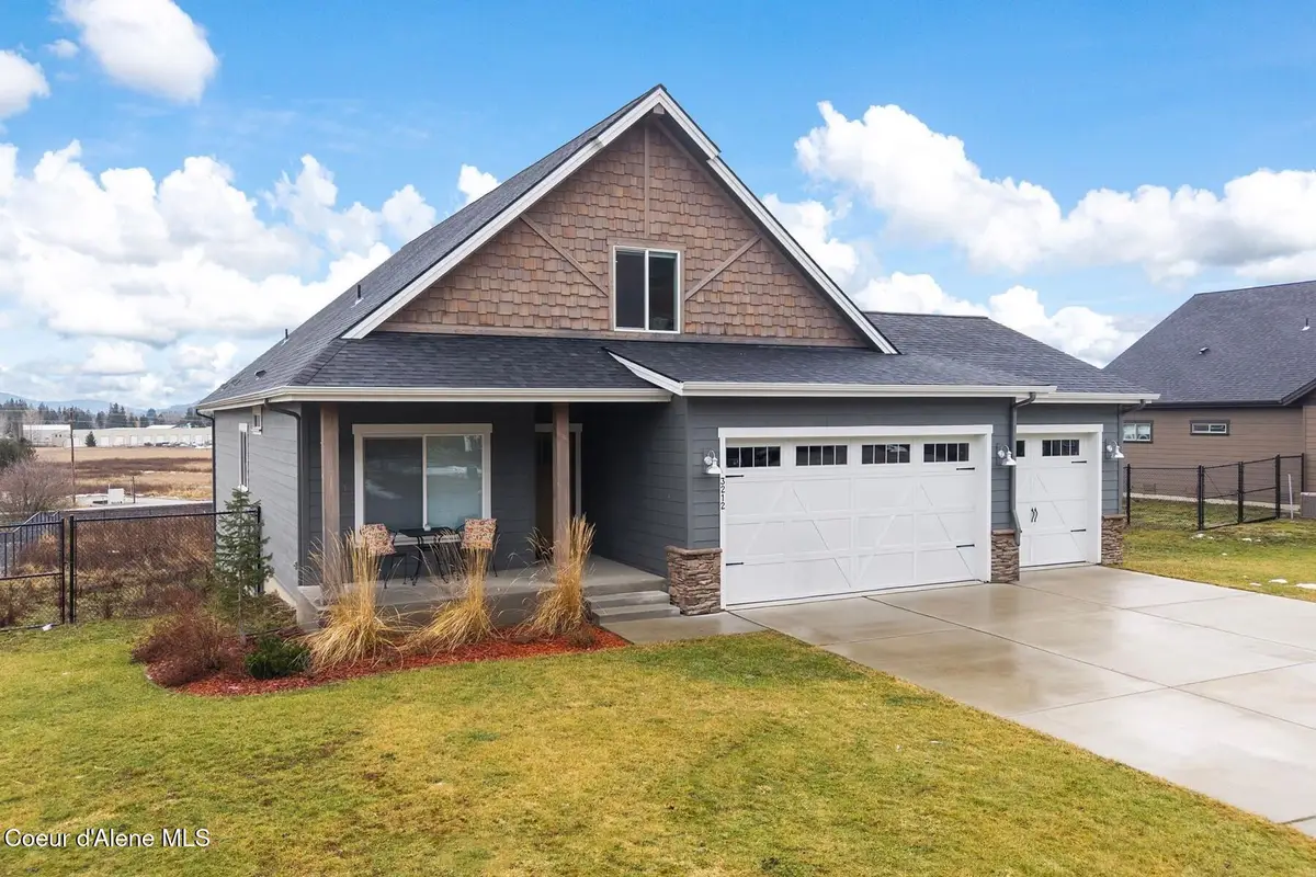 3212 Goodman Dr, Sandpoint, ID 83864 - Image #1